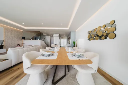 Villas Mar – Moradia V3  com piscina e vista mar  a 150 metros da Praia -