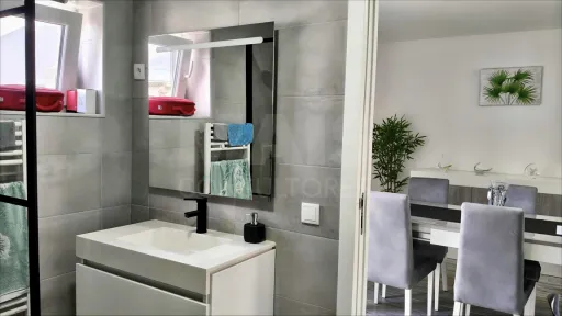 MORADIA T3 Remodelada, Mobilada c/ Suite Master, Terraço, Garagem, Vista Serra, Perto das Praias!