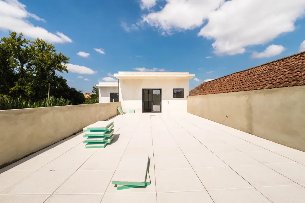 Moradia T3 Nova com Piscina