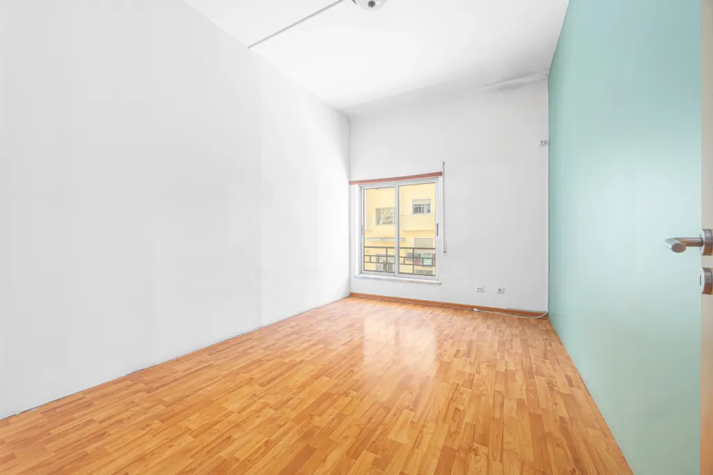 Atelier com 99 m² e logradouro | Quinta do Barnabé, Alenquer