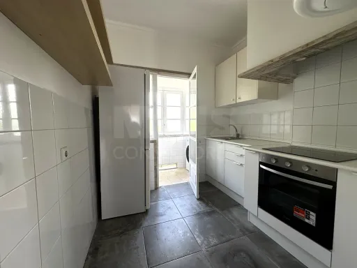 Apartamento T2 no Lumiar | Ameixoeira a 800m da estação do metro da Ameixoeira
