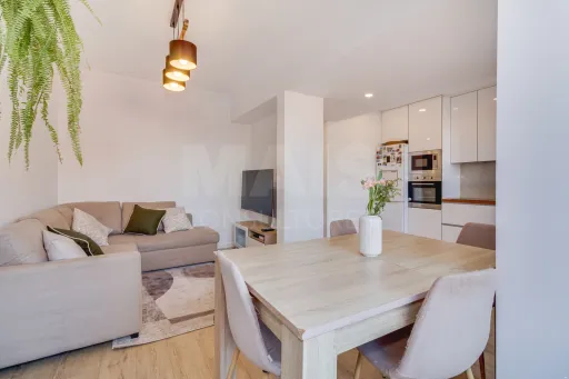 Apartamento T2 no Centro Histórico de Almada, junto à Casa da Cerca