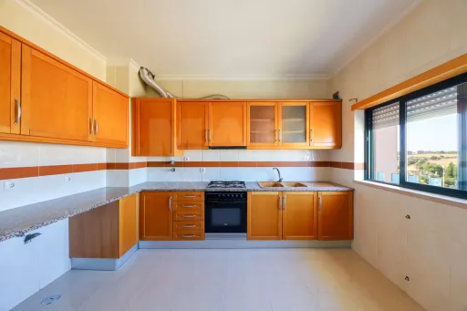 Apartamento T3 com Garagem na Lapa – Torres Novas