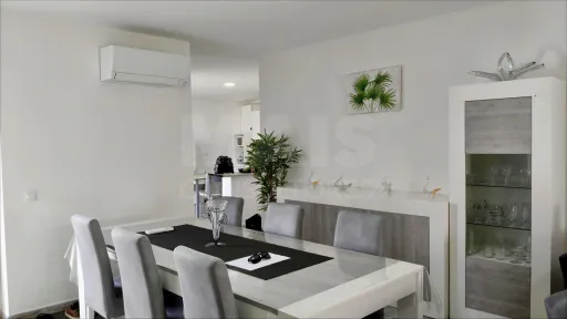 MORADIA T3 Remodelada, Mobilada c/ Suite Master, Terraço, Garagem, Vista Serra, Perto das Praias!