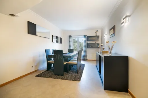 Andar de Moradia T4 com Terraço em Agualva-Cacém