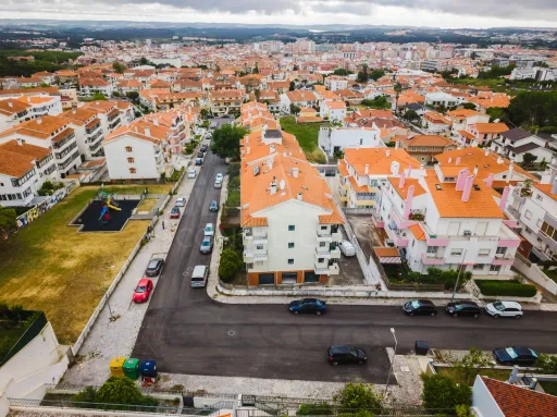 Apartamento T3 na Encosta do Sol — Espaço, Conforto e Excelente Exposição Solar