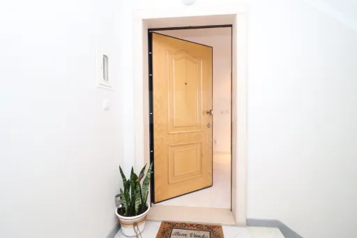Apartamento T3 com Suíte, Elevador, Arrecadação e Terraço em Samora Coreia