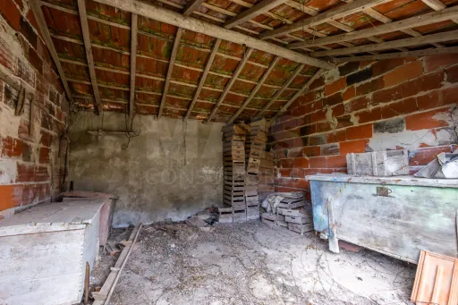 Moradia Térrea para Reabilitar com Terreno, Vista Mar e Vista Sítio da Nazaré – Bárrio, Alcobaça