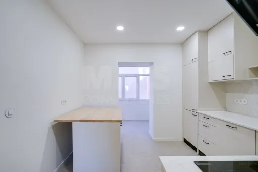 Apartamento T3 Renovado na Cova da Piedade