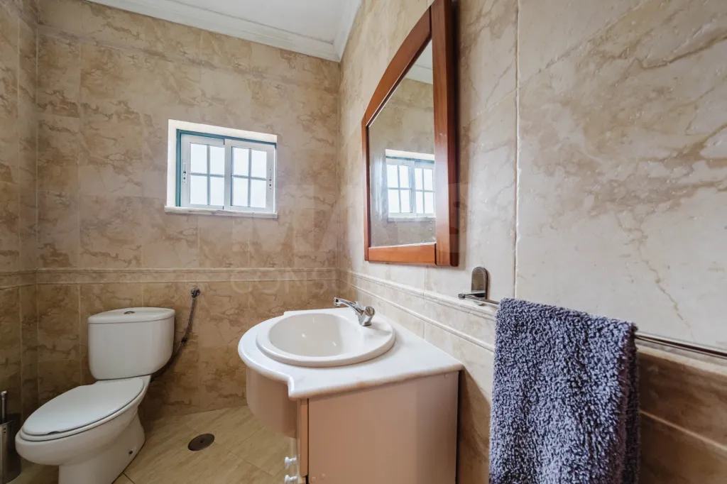 Moradia T5 com 2 Anexos em Terreno com mais de 1.400 m²