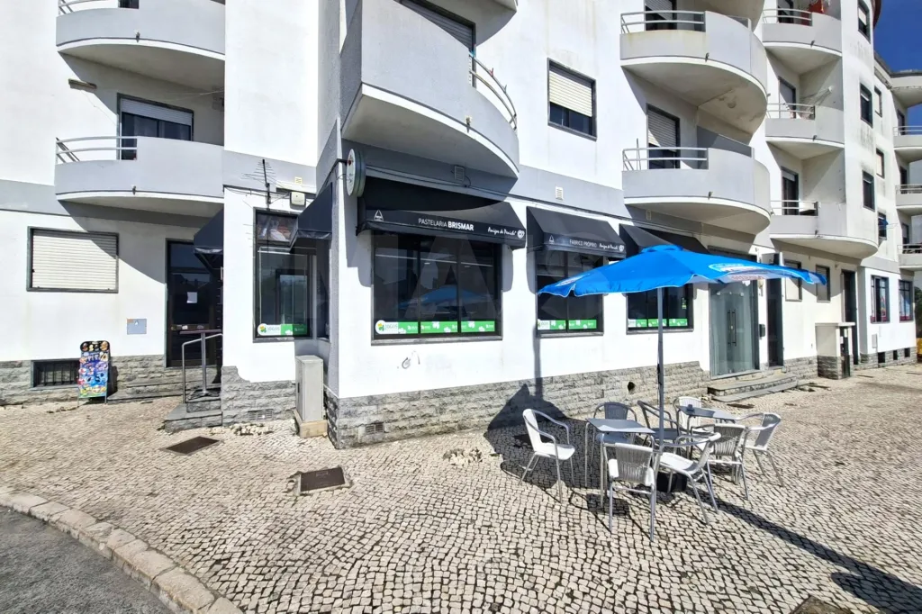 Trespasse de Espaço Comercial/ Pastelaria em Peniche
