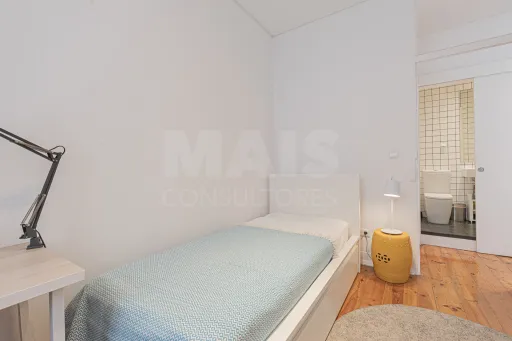 T6 com 130m2 Vista Rio à Rua da Junqueira - Belém