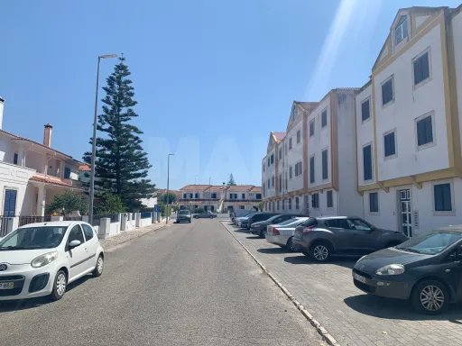 Apartamento T2 em Vale de Santarém