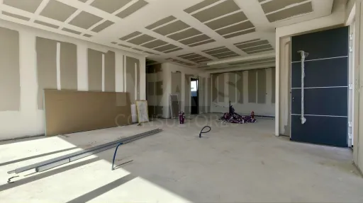 Moradia Térrea T4 com Suite Master, Piscina de Água Salgada, Garagem e Acabamentos Premium !