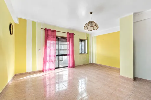 Apartamento T3 com suite e arrecadação em prédio com elevador
