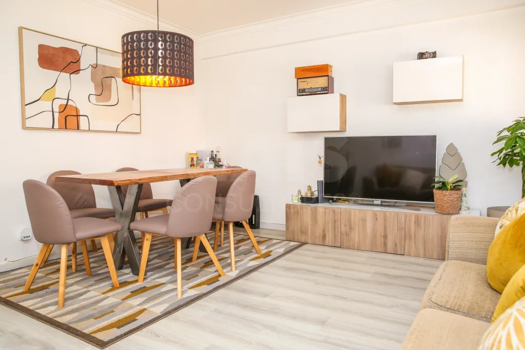 Refurbished 2 bedroom apartment in Carregado