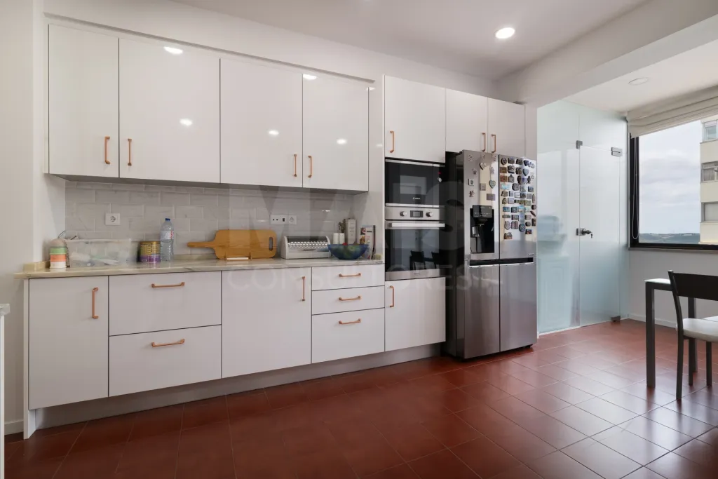 Apartamento T4 nas Torres do Restelo