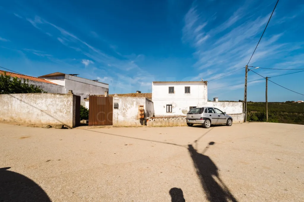 2 Moradias num terreno de 6117m2 | Carvalhal | Bombarral