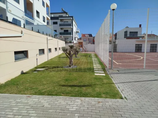 3-Bedroom Top-Floor Apartment with Panoramic Balcony, Garage, and Storage Room | Downtown Lourinhã, 10 Minutes from the Beach