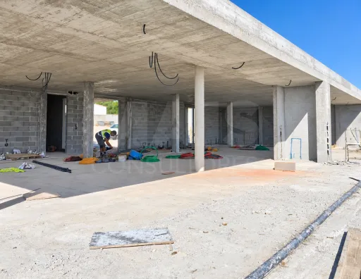 Moradia Térrea T4 c/ Suite Master, Jardim, Piscina e Garagem para 2as Viaturas | ALCOBAÇA | OFF MARKET