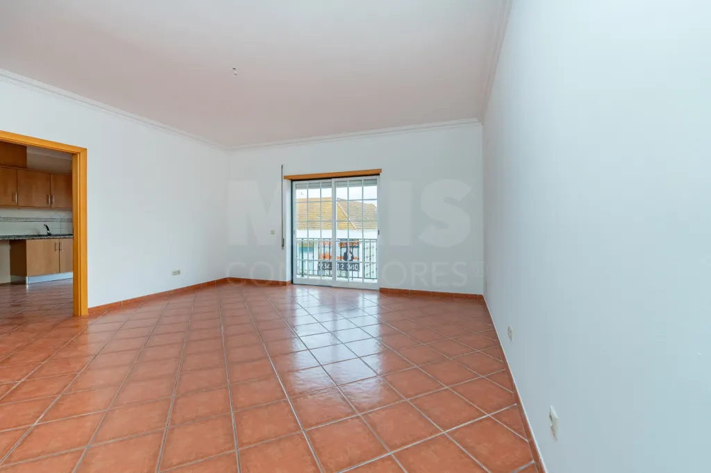 Apartamento T2 em Salvaterra de Magos com elevador, parqueamento e arrecadação