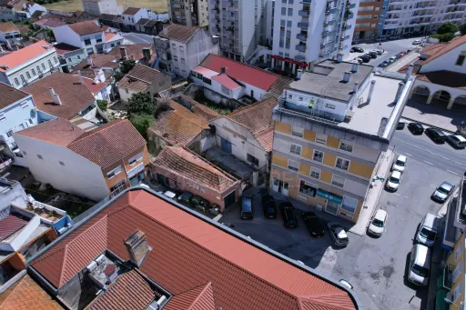 Prédio Centro Carregado / Lisboa