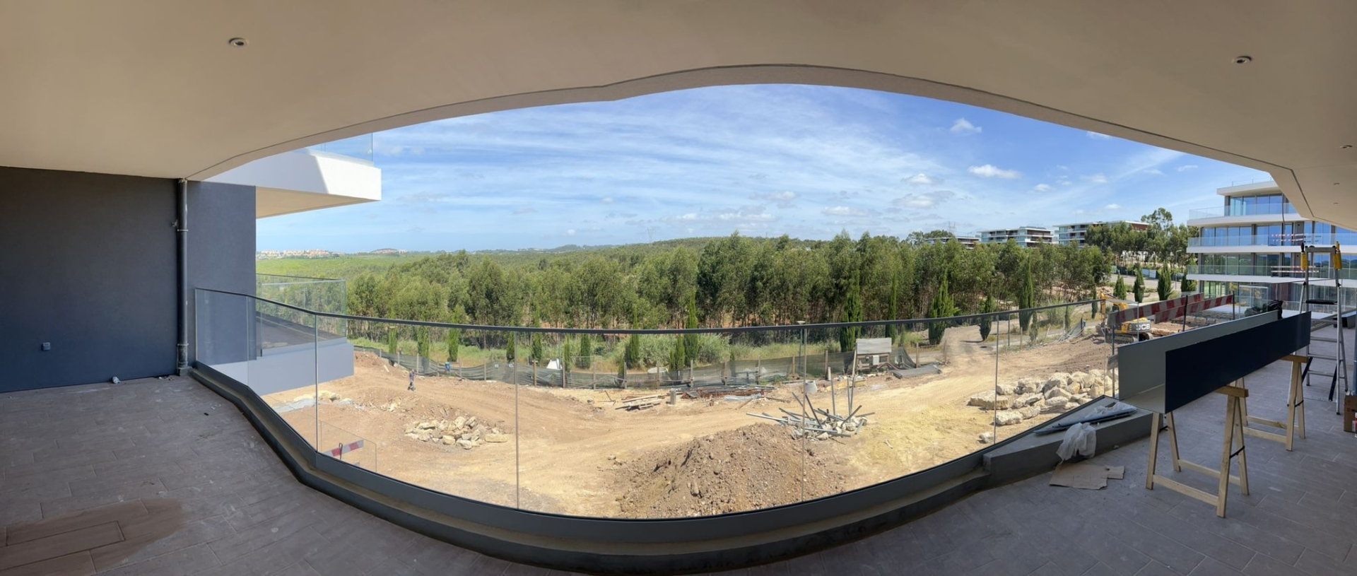 T3 com 2 Suítes e 50m2 de Varanda. Belas Clube de Campo