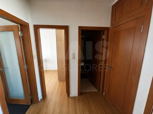Exclusive Penthouse with Panoramic Views of the River and City in Arroios, Lisbon