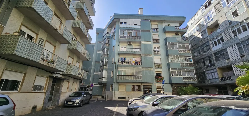 Renovated 2-Bedroom Apartment, Brand New, Dafundo
