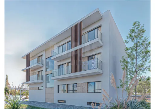 Apartamento T3 novo com estacionamento e piscina na cobertura