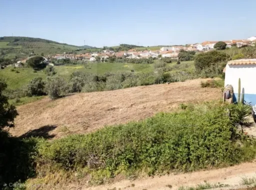 Terreno para Construção com Projeto aprovado - 10 minutos de Torres Vedras