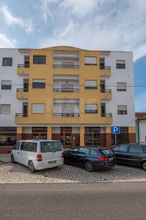 Loja para Transformação em Apartamento T3+1