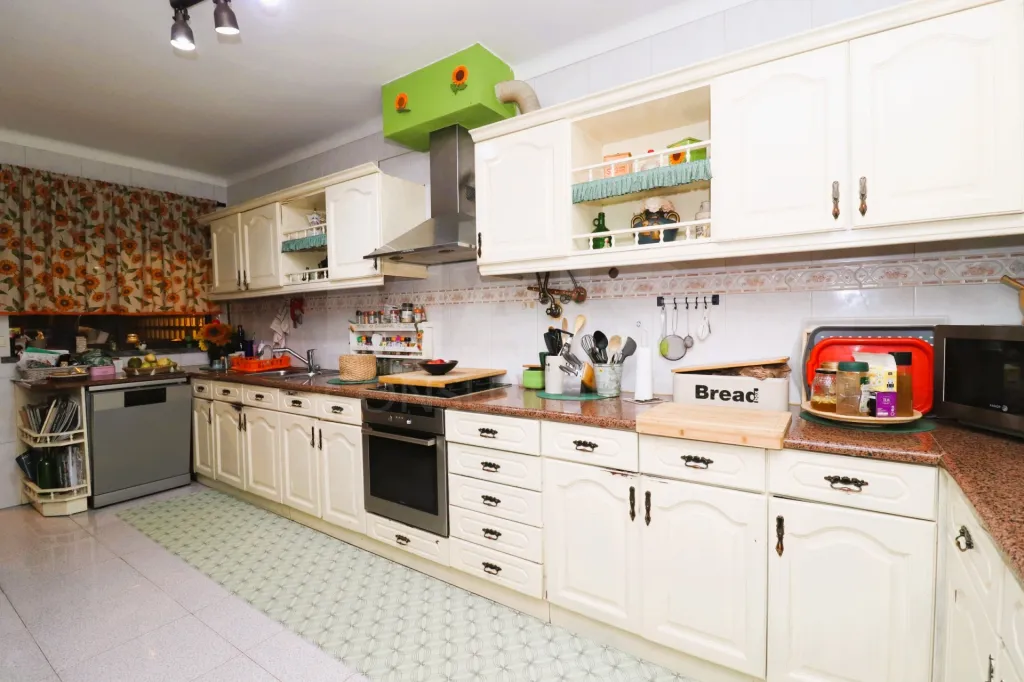 4+1 bedroom villa with patio in Porto Alto