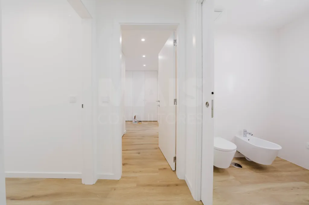 Apartamento T2 na Nazaré c/ 2 lugares de garagem