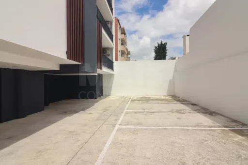 Apartamento T2 + Duplex -   2 lugares de estacionamento Casal Cambra
