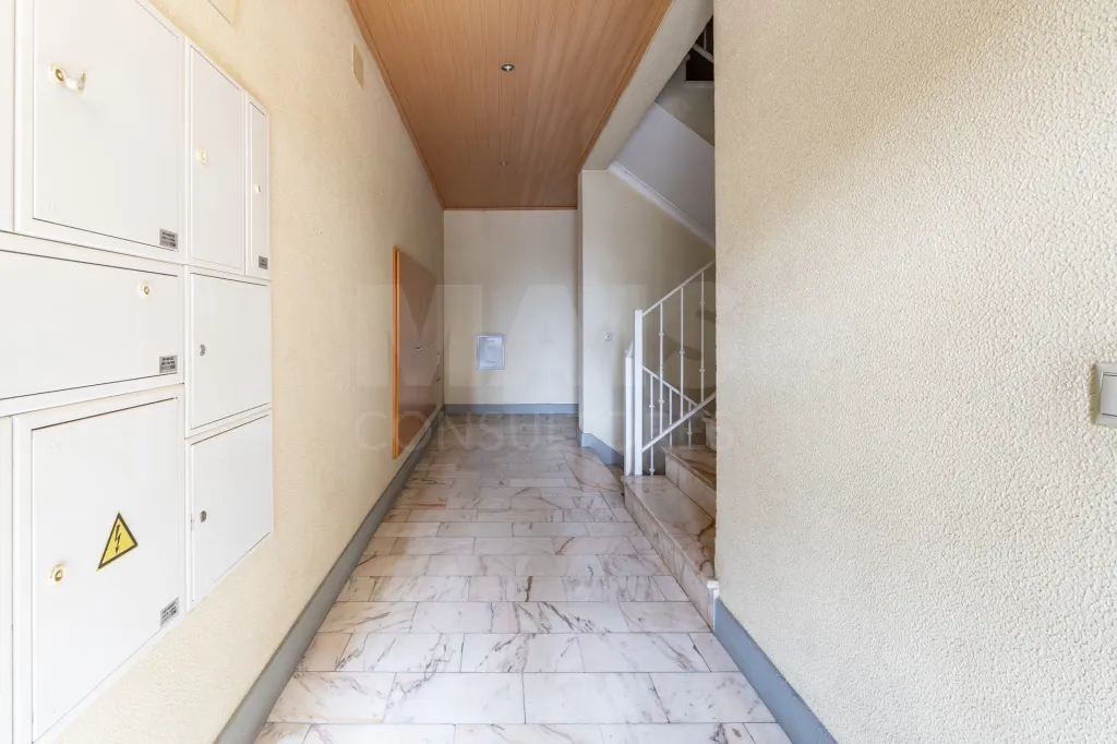 Apartamento T2 em Salvaterra de Magos com elevador, parqueamento e arrecadação
