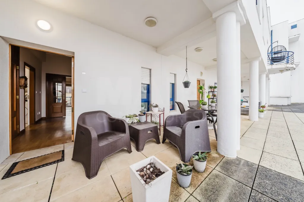 Apartamento T3 Duplex | Piscina | Bombarral Centro