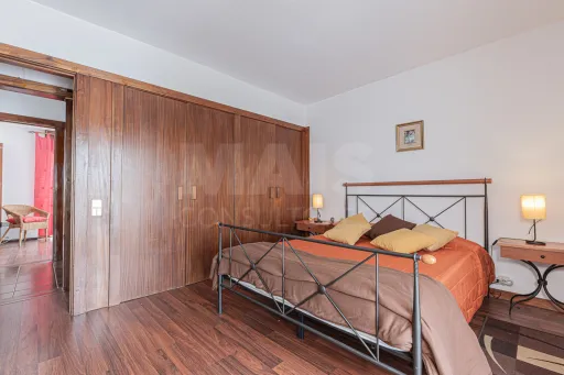 Moradia Contemporânea com terreno 700m2 em Soltroia – Próxima da Praia