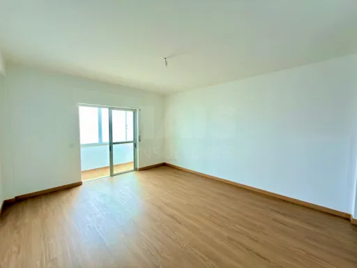 Apartamento T2 Renovado em Peniche – Oportunidade de Investimento!