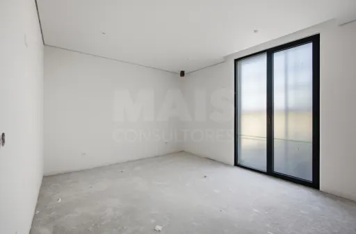 New 2-Bedroom Apartment with Private Backyard, a 10-Minute Walk from Baleal