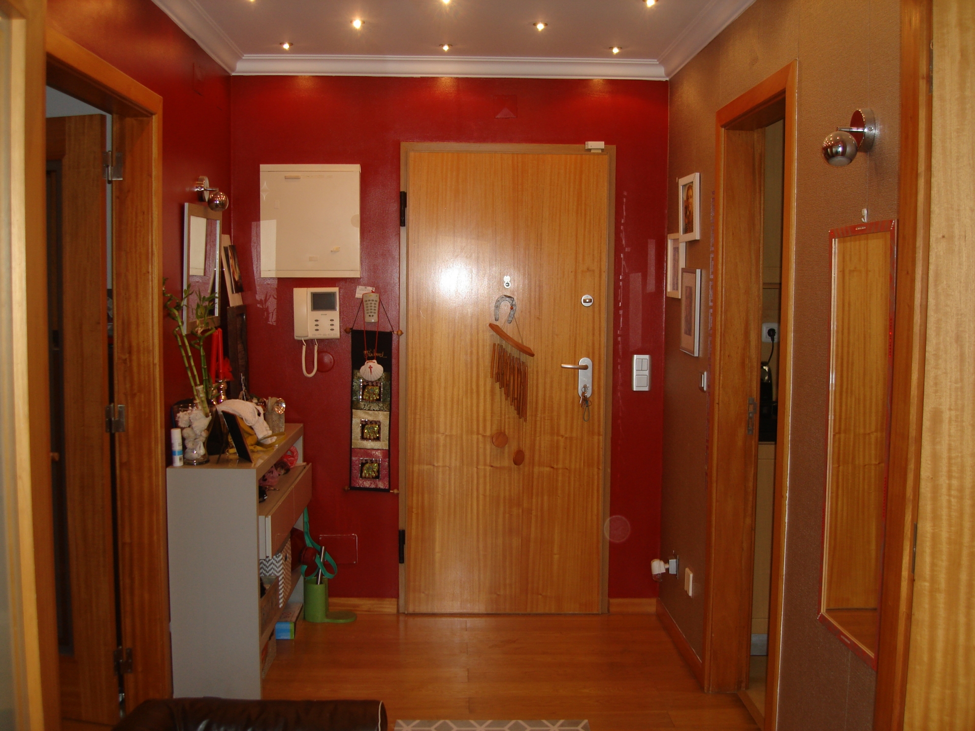 Arrenda-se T3 mobilado com Terraço e Box