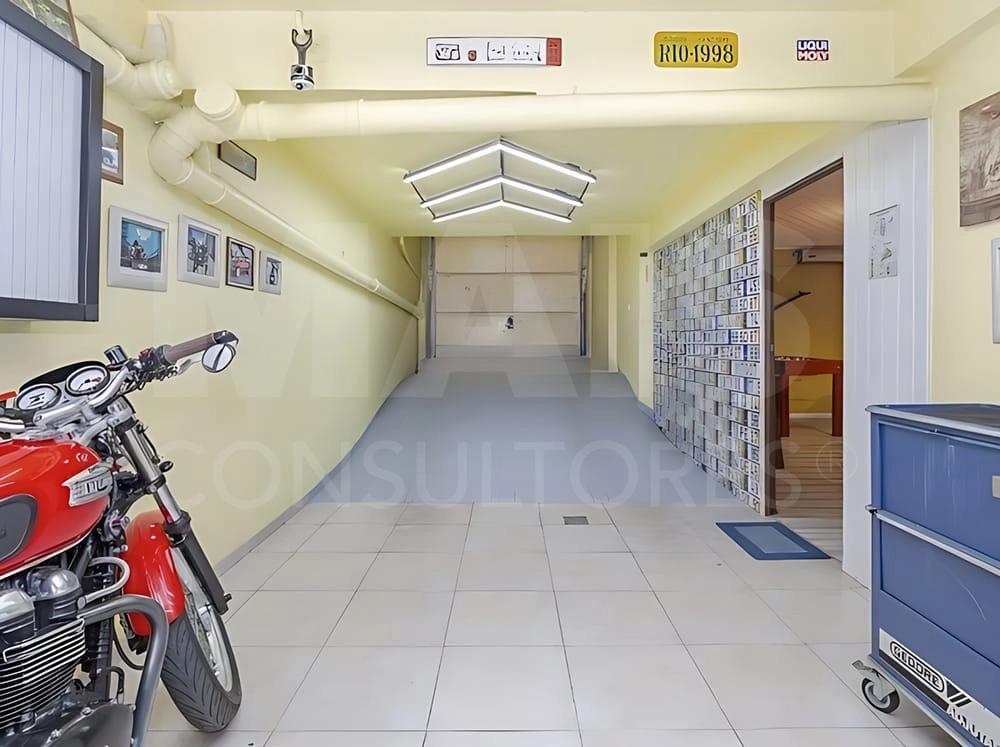 5-Bedroom House with Pool, Garage and Games Room - Vale Fetal, South Bank