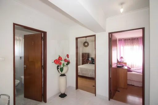 Apartamento T3 Carregado com áreas generosas