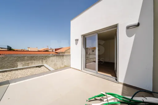 Exclusiva Moradia T4 Moderna com Conforto e Elegância Perto das Praias de Peniche