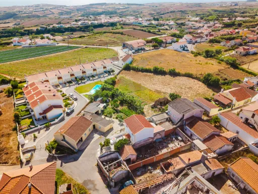 Moradia T2+2 com Terreno de quase 3000m2 Urbano