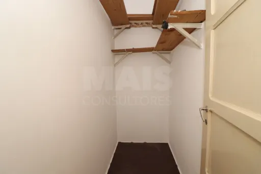 2-Bedroom Ground-Floor Apartment with Patio in Porto Alto