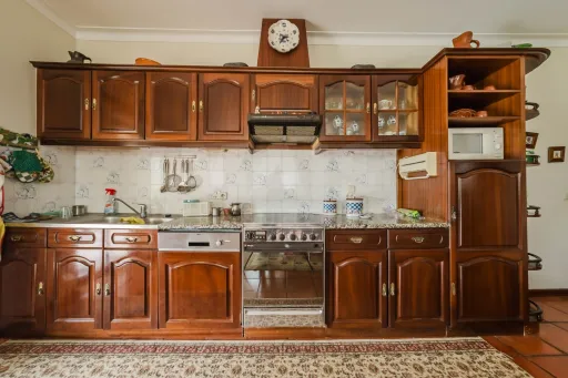 Propriedade única, a apenas 2 km de Alcobaça, com mais de 30.000 m² de terreno
