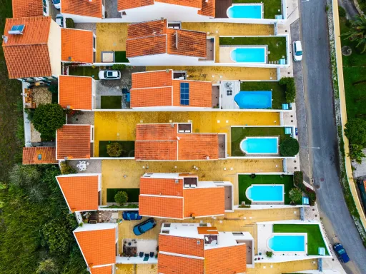 Moradia T4 com piscina, em São Martinho do Porto