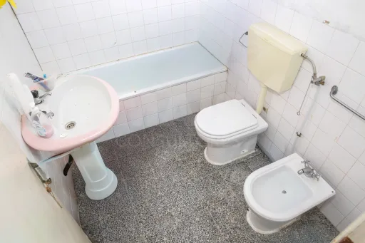 🏡 Oportunidade Única: Moradia Centenária inserida em lote 2560m2