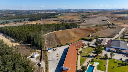 Parcela de terreno rústico de 2.350m2 em Atouguia da Baleia